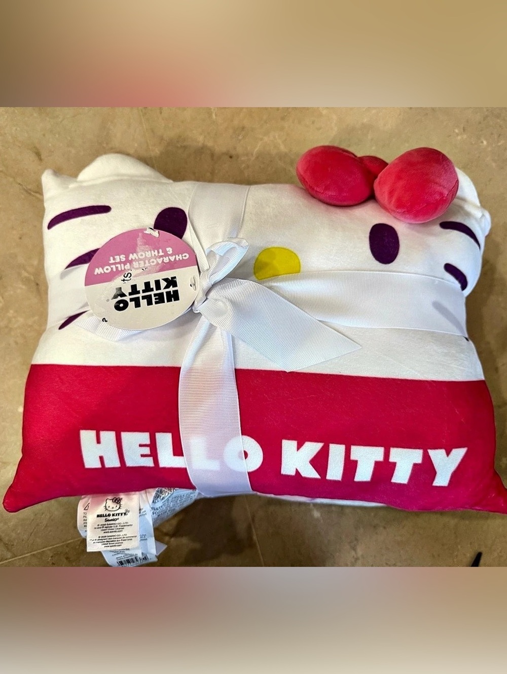 New Hello Kitty Character Pillow & Throw Set Red & White